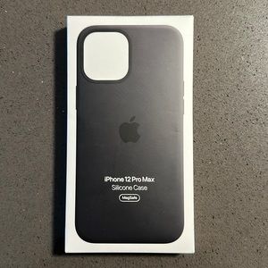 *NIB* iPhone 12 Pro Max Silicone Case in Black w MagSafe